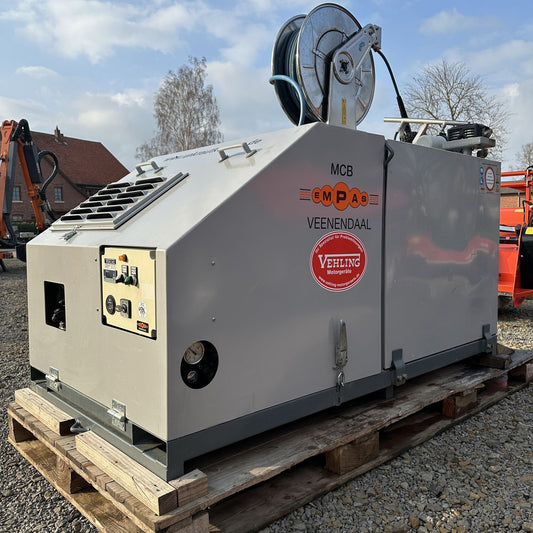Empas MCB 800 Heißwasserunkrautbekämpfung