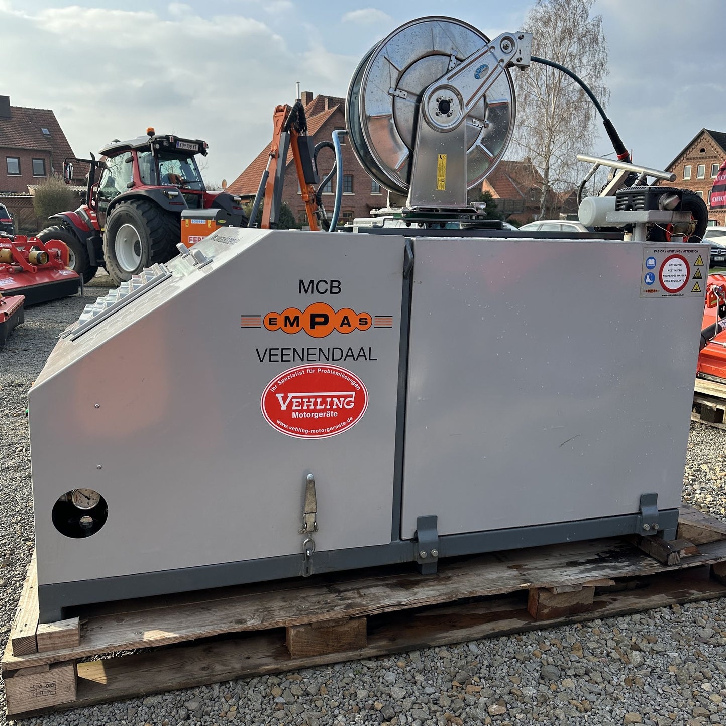 Empas MCB 800 Heißwasserunkrautbekämpfung