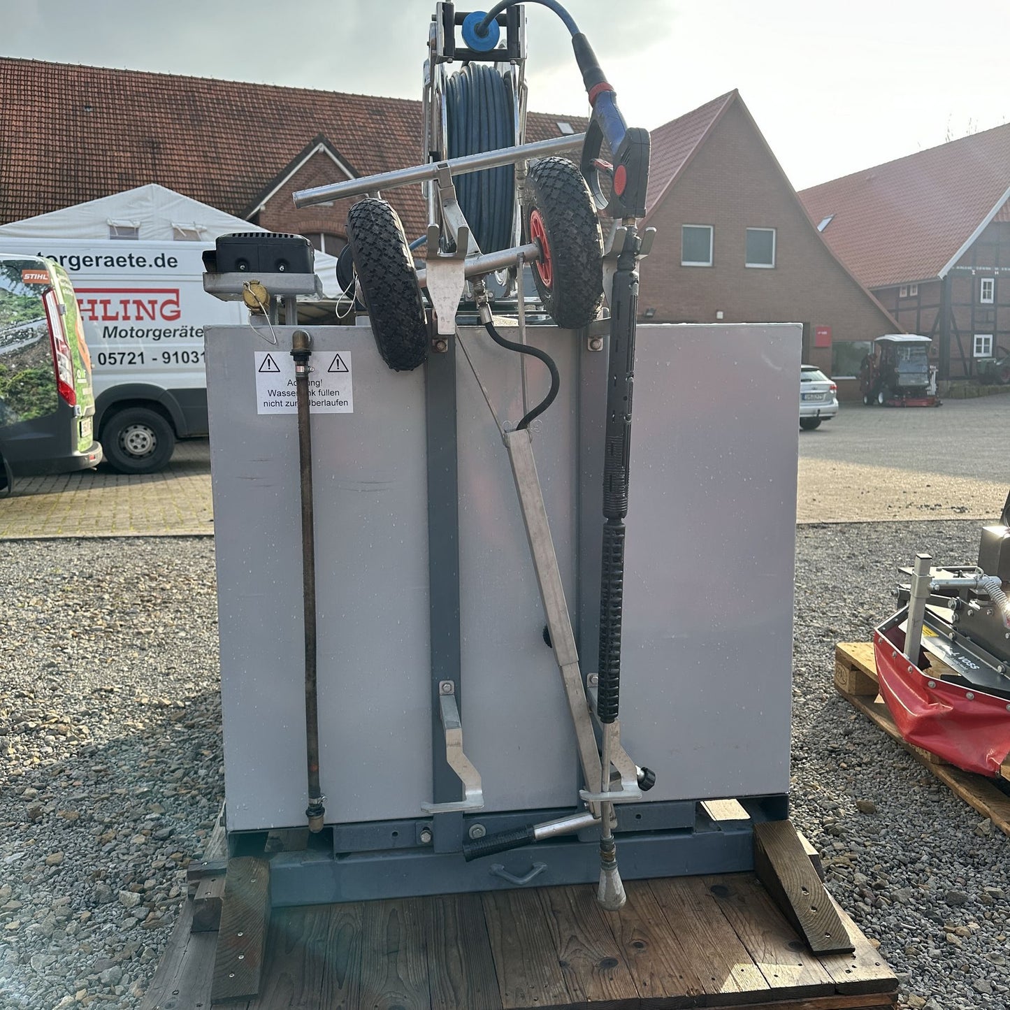 Empas MCB 800 Heißwasserunkrautbekämpfung