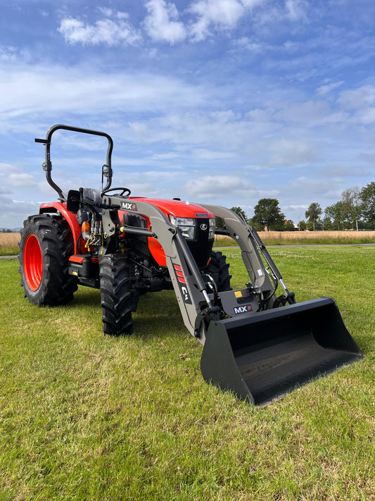 Kubota L1-552 Kompakttraktor inkl. MX Frontlader und Schaufel