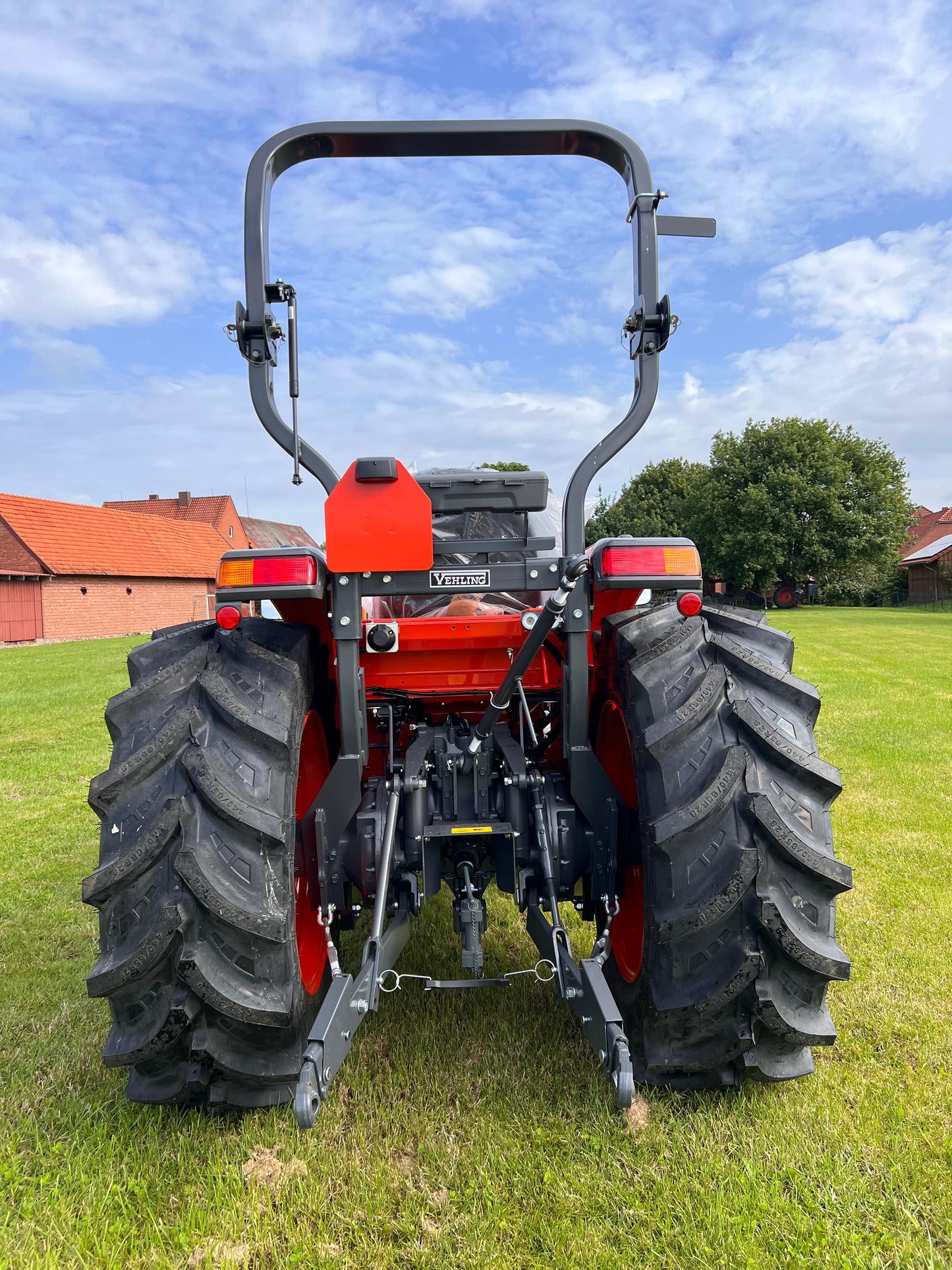 Kubota L1-552 Kompakttraktor inkl. MX Frontlader und Schaufel