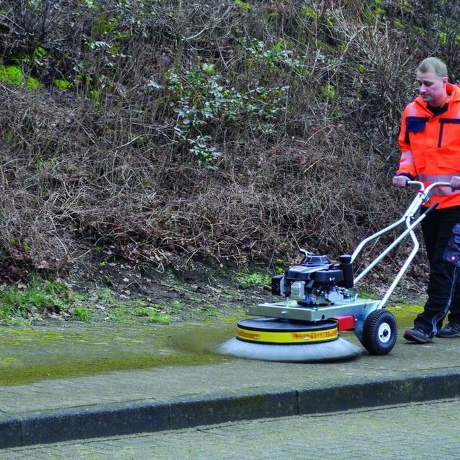 Westermann WR 870 Benzin Radialbesen